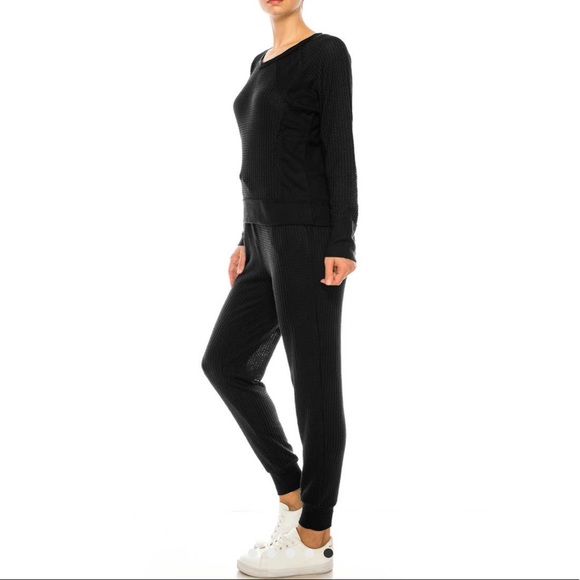 Black Two Piece Waffle Thermal Long Sleeve Top with Joggers Pants Set - Picture 2 of 3